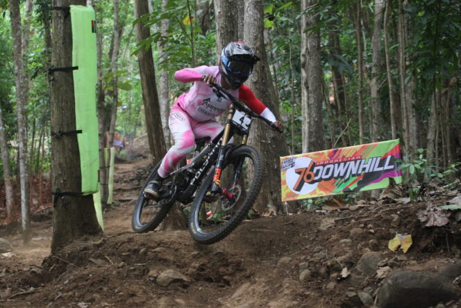 
Lintasan & Tantangan Baru di Arjuno Bike Park, Para Downhiller Elite Kencangkan Ambisi!