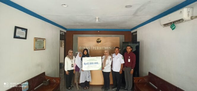 
					​BPJS Ketenagakerjaan Pandaan Serahkan Santunan JKM Rp42 Juta kepada Ahli Waris Juru Parkir di Pasuruan