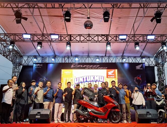 
					Akhir Pekan Makin Meriah, Honda Vario 160 Hadirkan Hiburan Musik dan Undian UKH di Jember