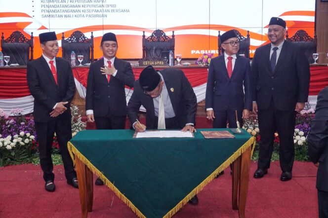 
					Rapat Paripurna IV DPRD Kota Pasuruan, Raperda Pajak Daerah dan Retribusi Daerah Disepakati