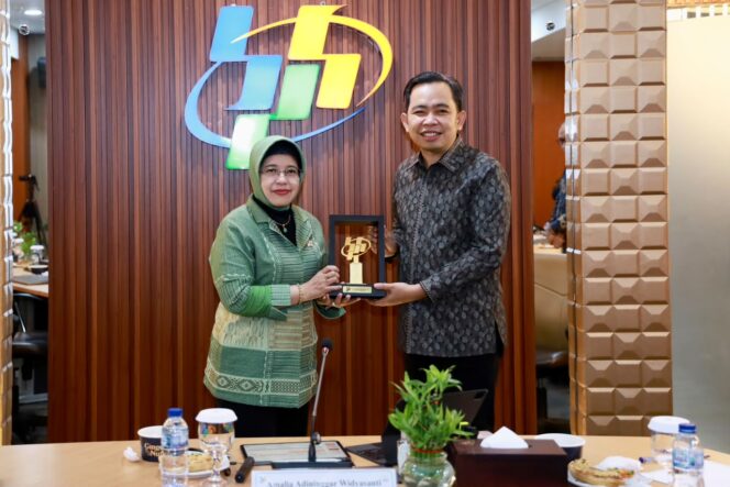 
					Ekonomi Jember Tumbuh 6,35 Persen, BPS RI Apresiasi Strategi Pengentasan Kemiskinan Gus Fawait