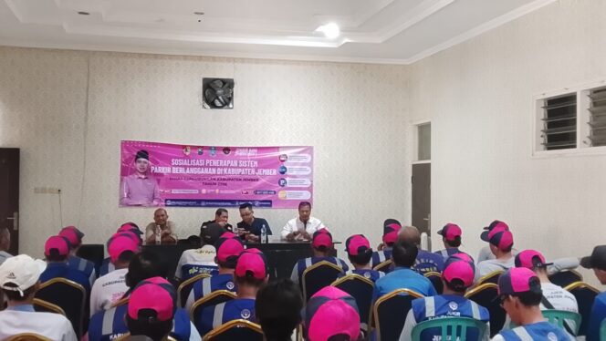 
					Dilarang Minta Uang! Jelang Parkir Berlangganan Berlaku, Dishub dan Komisi C DPRD Jember Kumpulkan Juru Parkir